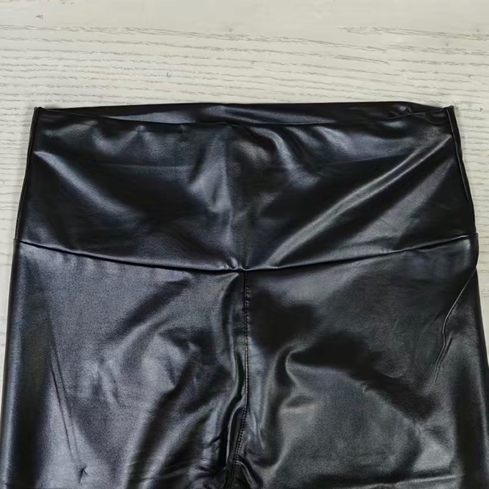 BLACK FAUX LEATHER LEGGINGS SIZE SMALL. BNWT!! - Picture 7 of 8